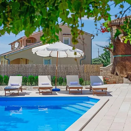 Casa Piccola Barbici With Pool In Porec, Istria Holiday home